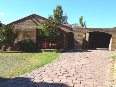 8 Wycombe Rise, Hampton Park