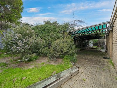 2 Beech Court, South Lake