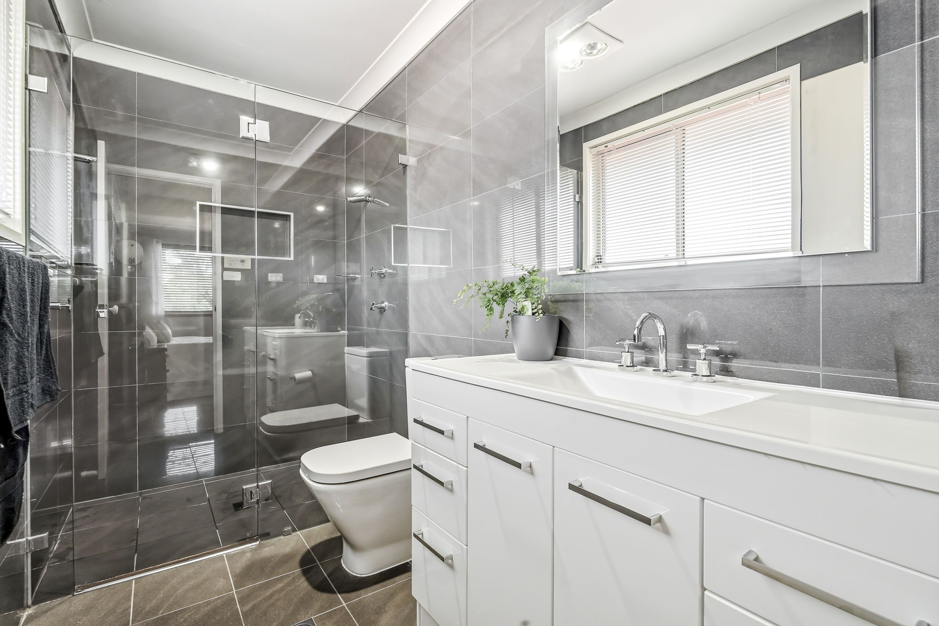 6 Kyarra Terrace, GLENMORE PARK