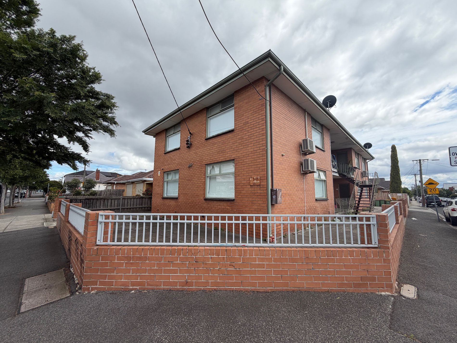 1 / 466 Barkly Street, West Footscray