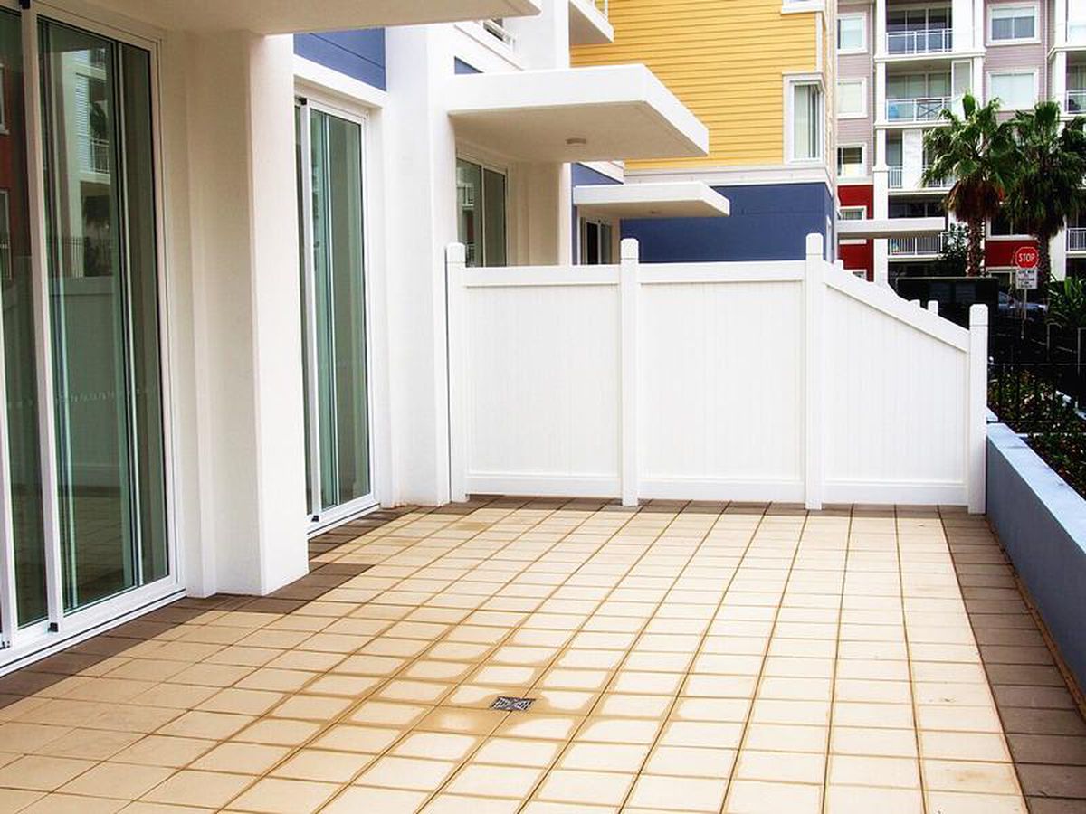 107 / 50 Peninsula Drive, Breakf...