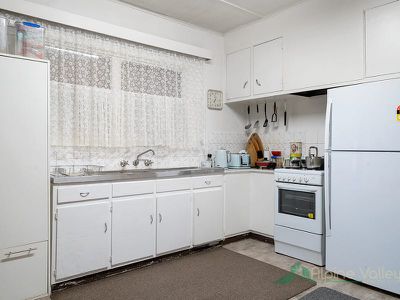 27 Simmonds Creek Road, Tawonga South