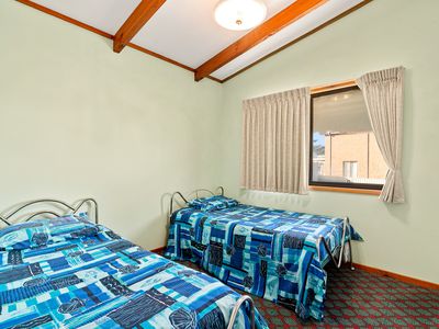 8 The Parapet, Manyana