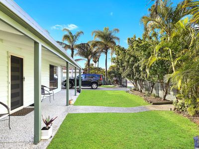 129 Amarina Avenue, Mooloolaba