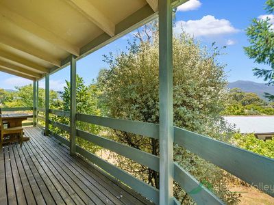 15 Coolumbooka Avenue, Tawonga South