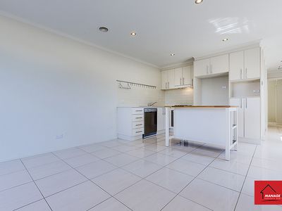 1 / 6 Adams Street, Queanbeyan West