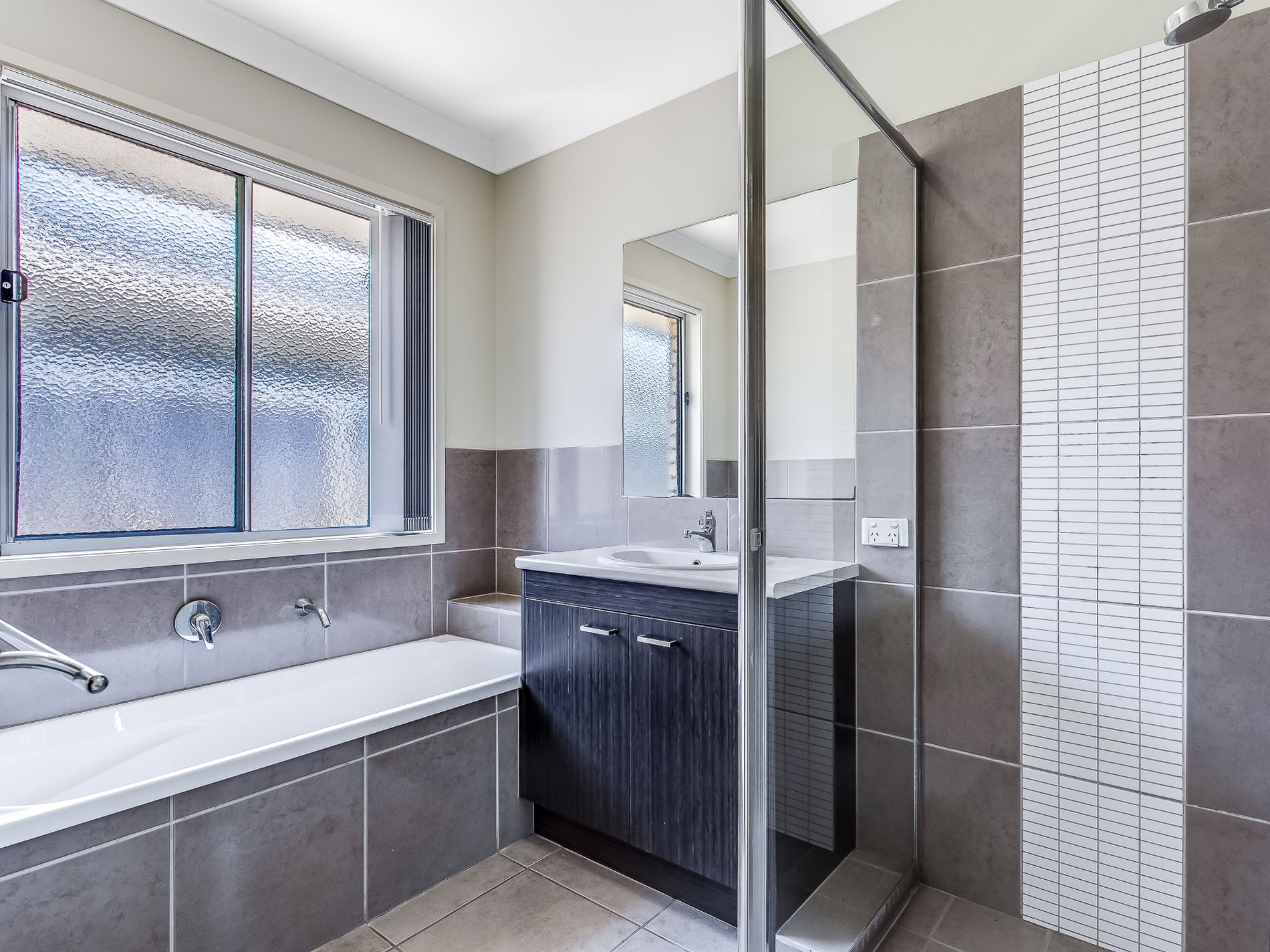 50 Vanilla Av, Griffin