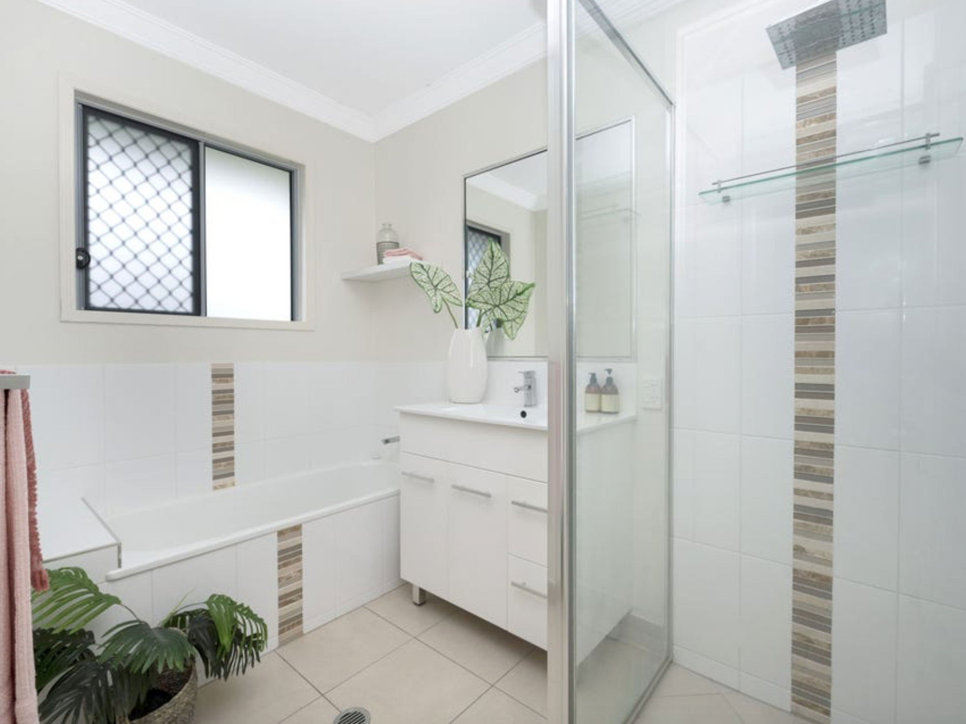 15 Stockton Elbow, Mount Louisa