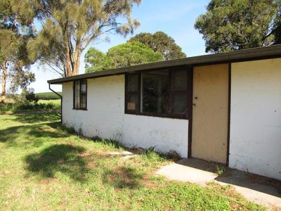 594 Woodlands Road, Yahl
