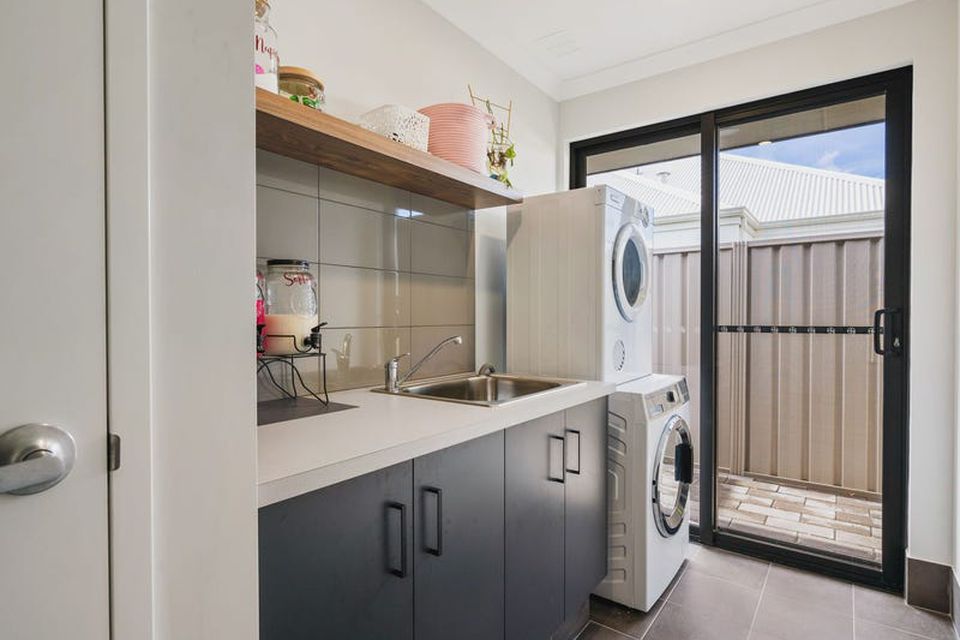 12 Pennant Boulevard , Geographe