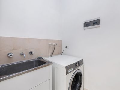 9 / 11 Regal Place, East Perth