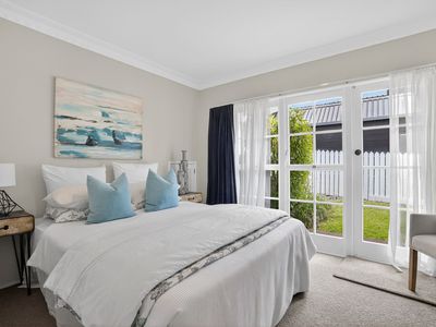 2/33 Gulf View Road, Murrays Bay