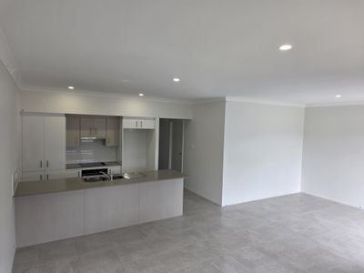 2/18 Crossing Street, Bellbird