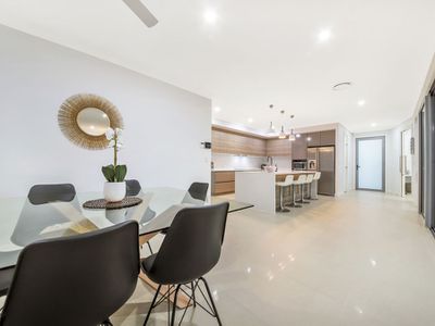 5 Commodore Place, Manly West