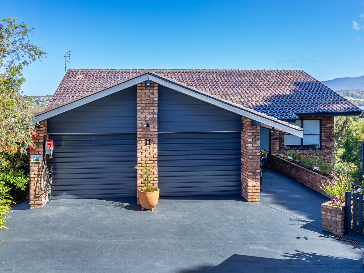11 Hillcrest Avenue, North Narooma