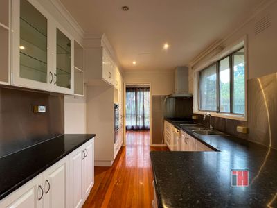 31 Ninevah Cres, Wheelers Hill