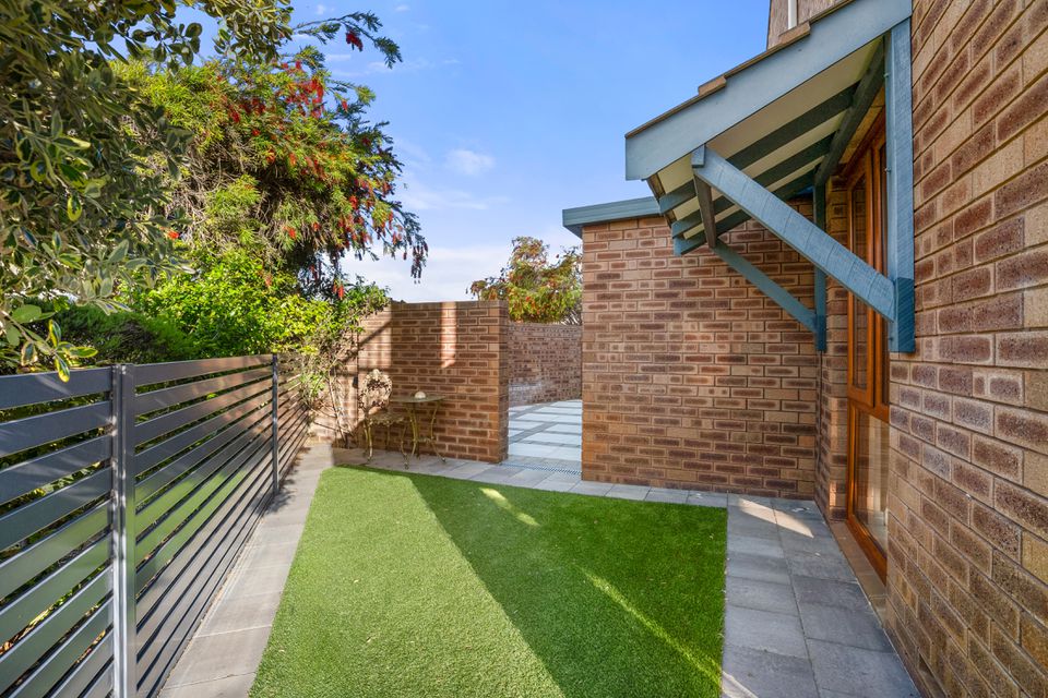9 / 16 ARCADIA DRIVE, Shoalwater