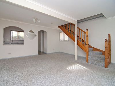 2 / 99 Barbaralla Drive, Springwood