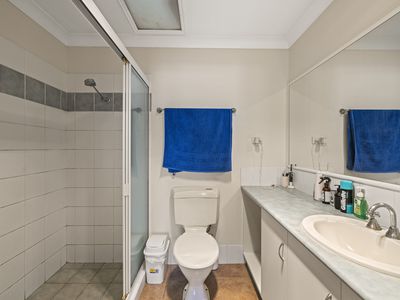 2 / 402 Alderley Street, Kearneys Spring