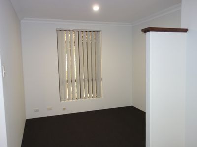 26 Wayfarer Road, Heathridge