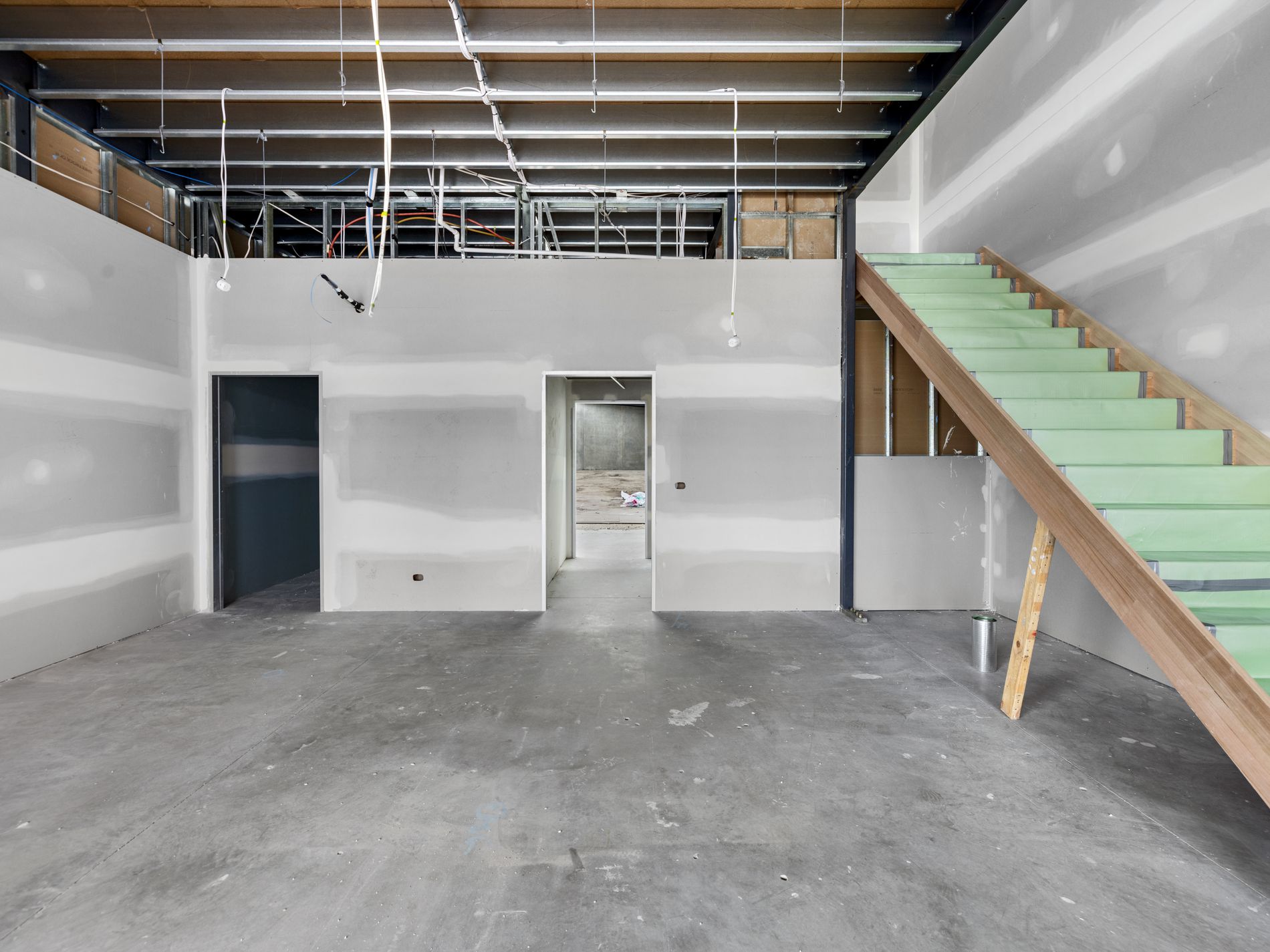 1&2 / 12 Leader Street, Truganina