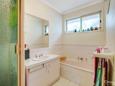 9 Ralph Crescent, Hampton Park