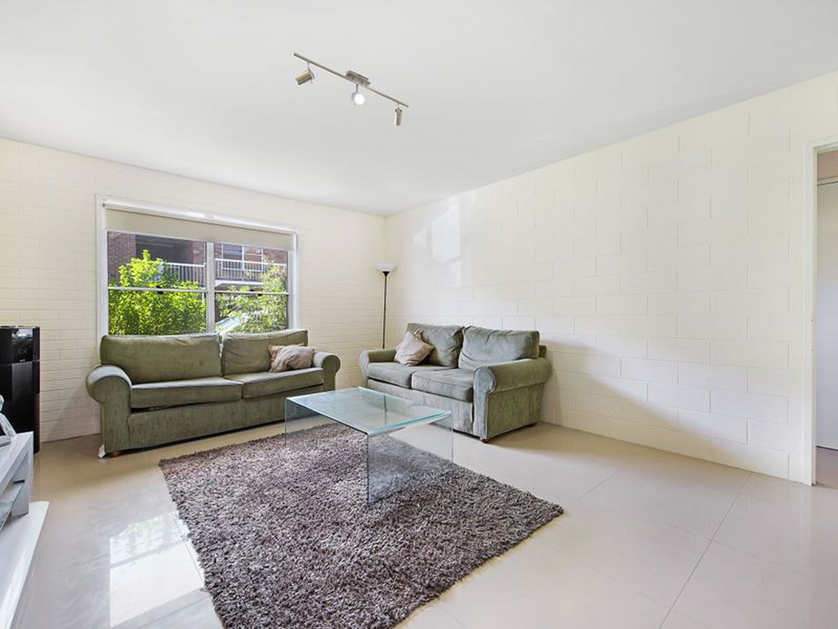 8 / 112 Princes Highway, Dandenong