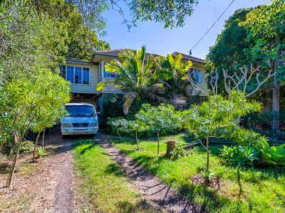 101 Limpus Street, Urangan