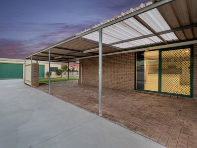 17 Chapman Drive, Somerville