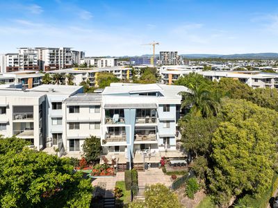 522 / 66 SICKLE AVENUE, Hope Island