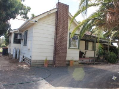 60 Parkman Avenue, Barham