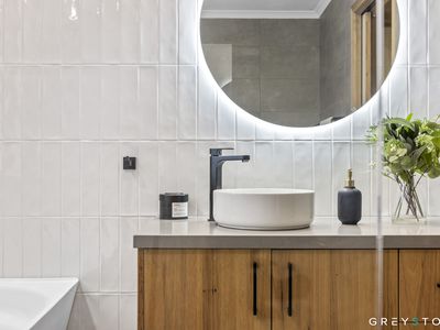 6 Helen Court, Melton West