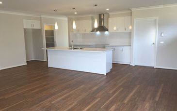 5 Burgess Avenue, Officer