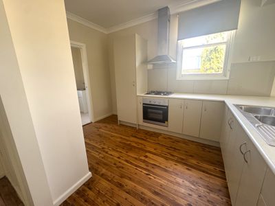 7 South Avenue, Yenda