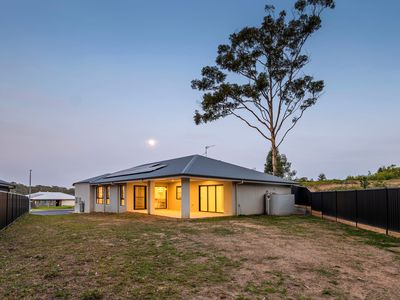 27 Admiralty Drive, Safety Beach