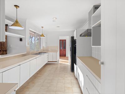 2 Desford Close, Shelley