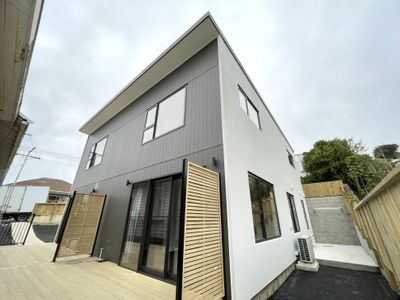 B / 16 Peter Street, Caversham