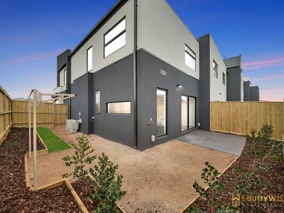 12 Woolspinner Crescent, Wyndham Vale