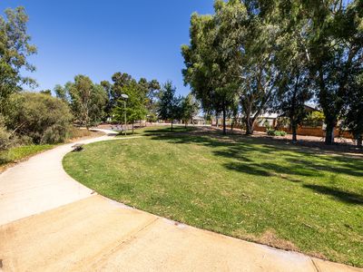 7 / 22 Whittaker Turn, Piara Waters