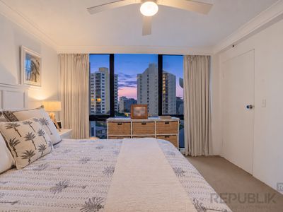 6B / 30 LAYCOCK STREET, Surfers Paradise