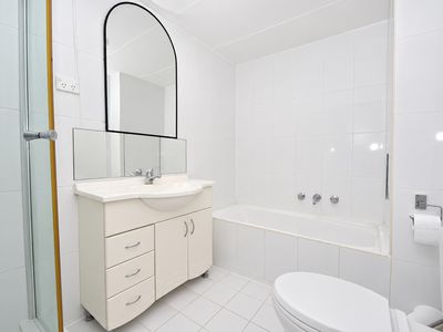 7 / 33 Sir Joseph Banks Street, Bankstown
