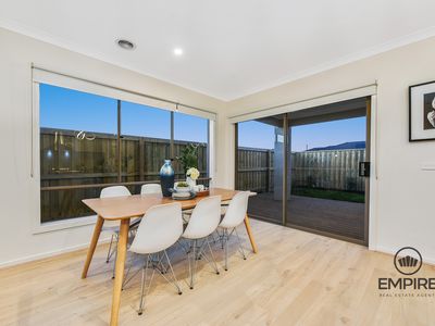 29 Grazing Way, Clyde North