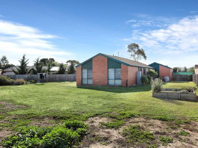 124 Westleigh Drive, Werribee