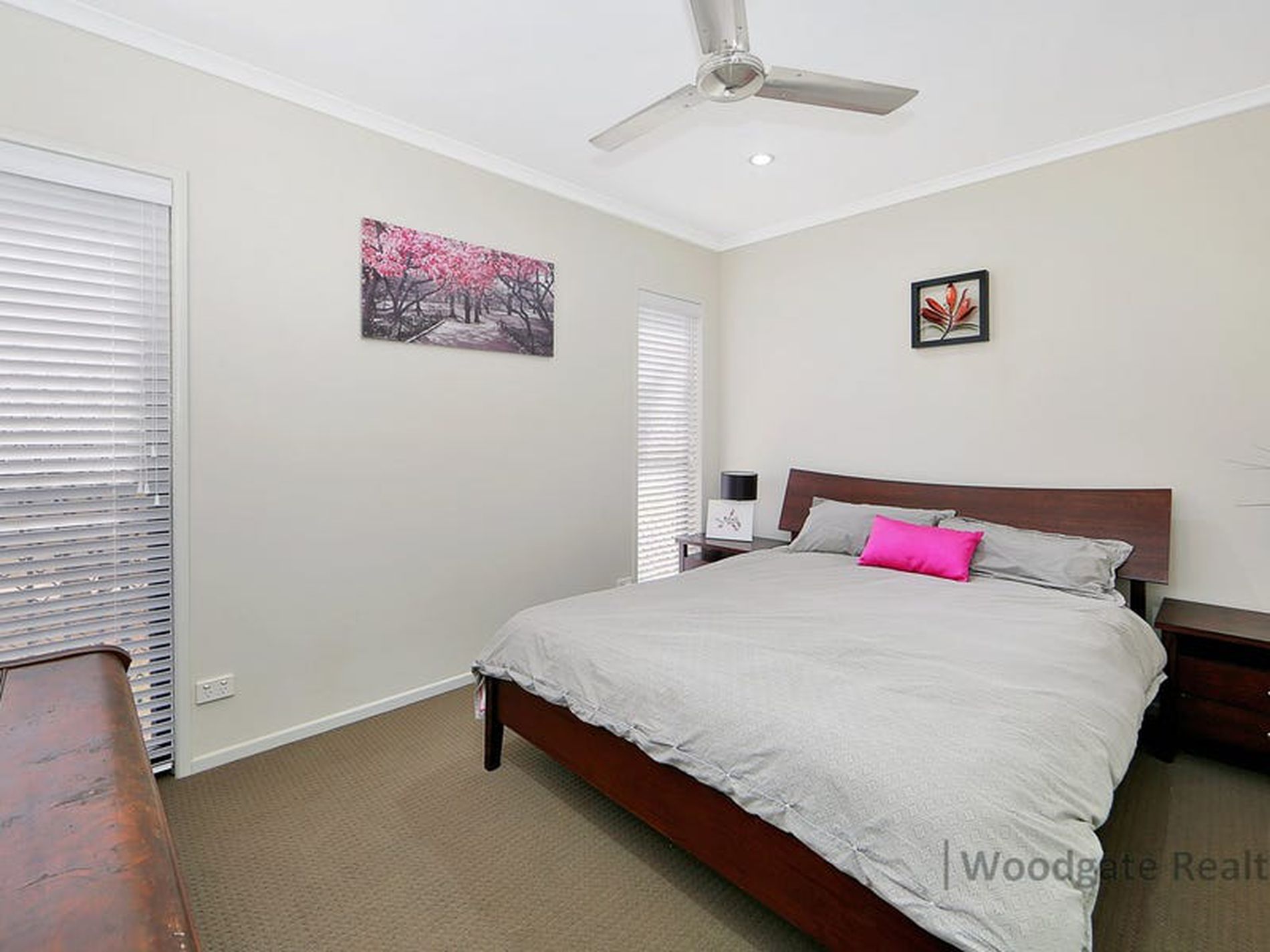 17 Sunset Avenue, Woodgate