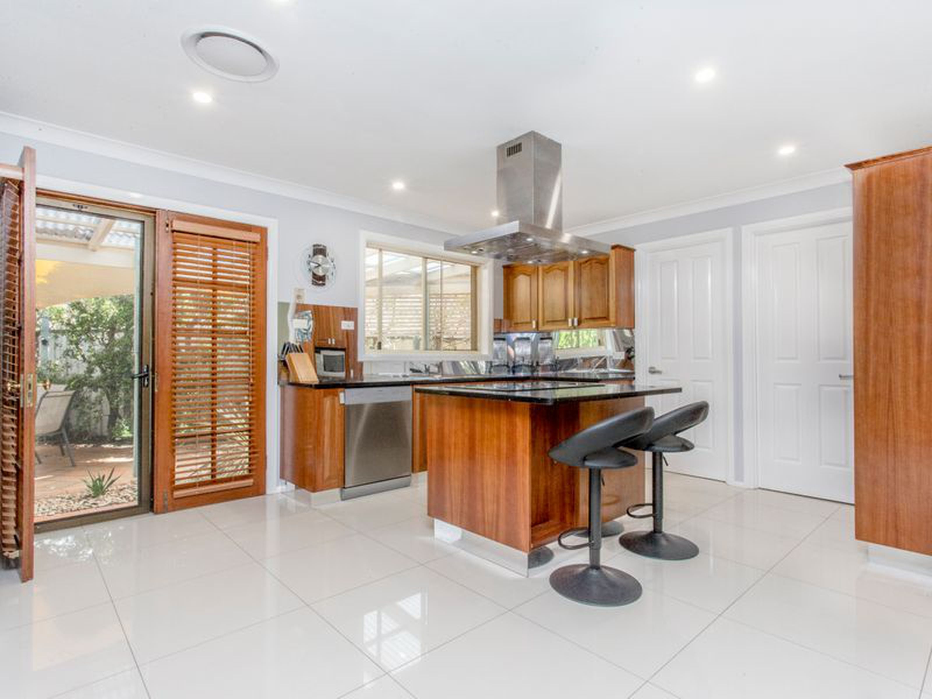 2 Kenneth Slessor Drive, GLENMORE PARK