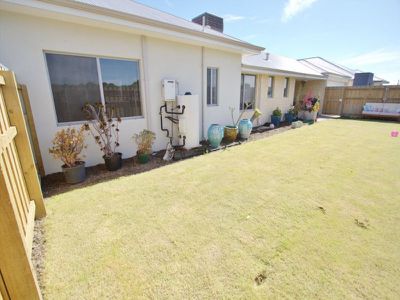 43 Mullins Way, Yanchep