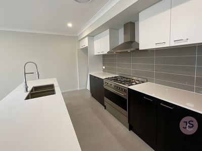 31 Arklow Cresent, Chisholm