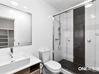 1 / 19 King Street, Urangan