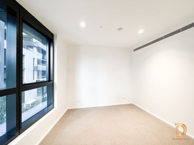 unit 201 / 20 Queens Road, Melbourne