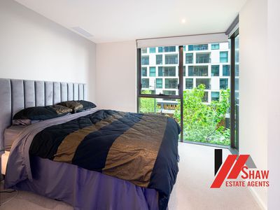 2D / 8 Waterside Place, Docklands